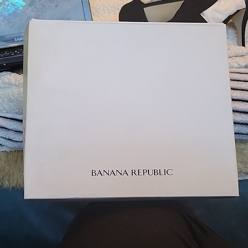 NIB Banana Republic Linette black suede heels size 8